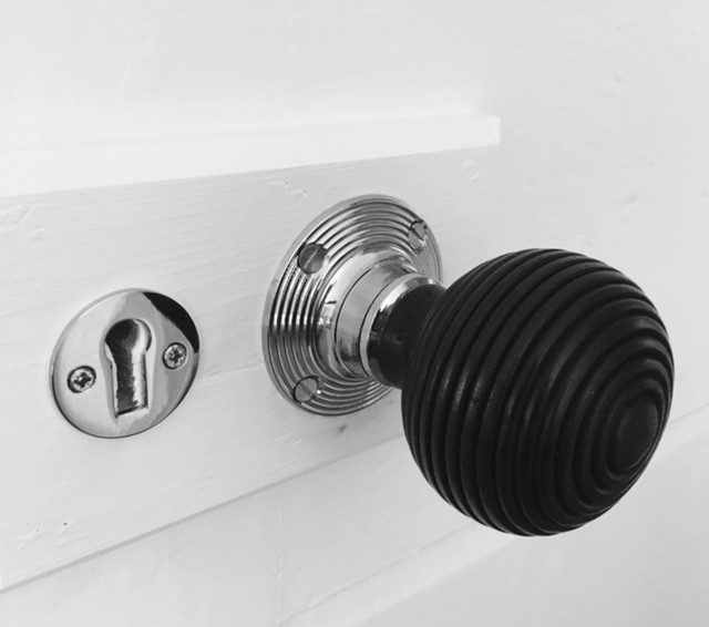 beehive door knob